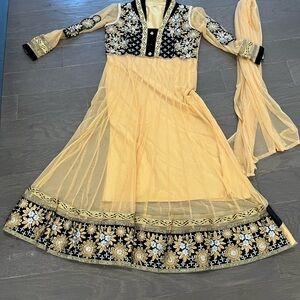 Salwar Kameez - Indian Party wear - Used